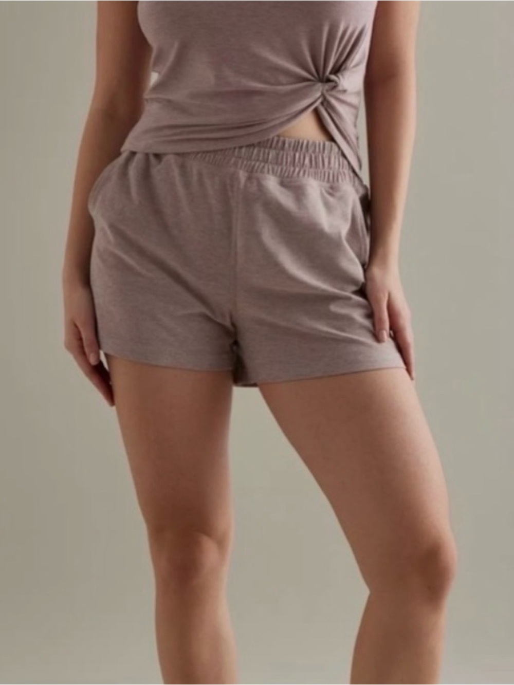 Beyond Yoga Trek Shorts in Chai Size L